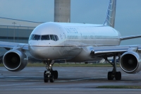 United Airlines 757 N21108