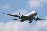 United Airlines 777 N217UA