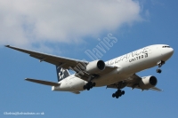 United Airlines 777 N218UA