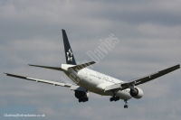 United Airlines 777 N218UA
