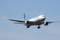 United Airlines 777 N226UA