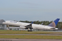 United Airlines 757 N34131