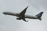 United Airlines 757 N41135