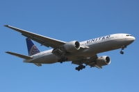 United Airlines 777 N77019