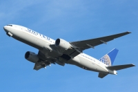 United Airlines 777 N78002
