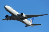 United Airlines 777 N78009