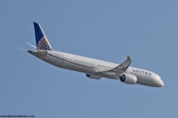 United Airlines 787 N12005