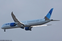 United Airlines 787 N12010