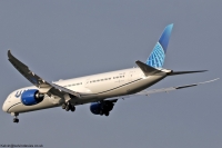 United Airlines 787 N12021