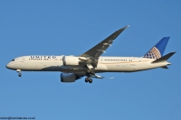 United Airlines 787 N13954