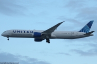 United Airlines 787 N14011