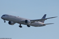 United Airlines 787 N16009