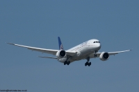 United Airlines 787 N17963