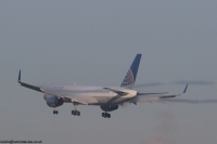 United Airlines 757 N18112
