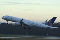 United Airlines 757 N19117