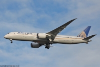 United Airlines 787 N19951