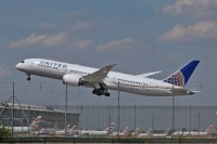 United Airlines 787 N19951