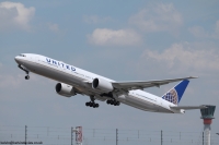 United Airlines 777  N2135U