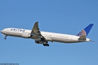 United Airlines 777 N2136U