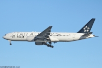United Airlines 777 N218UA