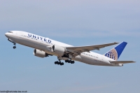 United Airlines 777 N223UA