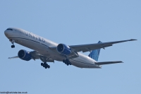 United Airlines 777 N2250U