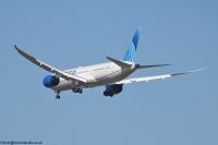 United Airlines 787 N22992