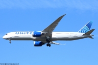 United Airlines 787 N22995