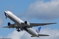 United Airlines 777 N2332U