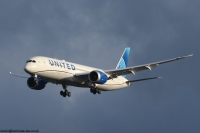 United Airlines 787 N23983
