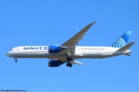 United Airlines 787 N24990