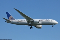 United Airlines 787 N26910