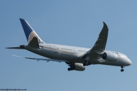 United Airlines 787 N26910