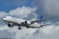 United Airlines 787 N26952