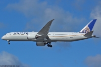 United Airlines 787 N26952