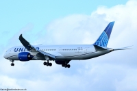 United Airlines 787 N26996