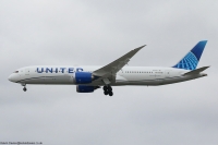 United Airlines 787 N27997