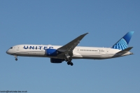 United Airlines 787 N28987