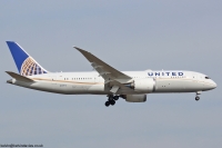 United Airlines 787 N30913