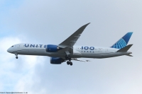 United Airlines 787 N61101