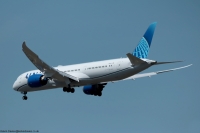 United Airlines 787 N61103
