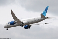United Airlines 787 N61106