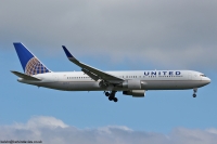 United Airlines 767 N670UA