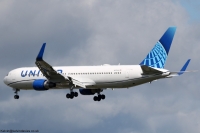 United Airlines 767 N673UA