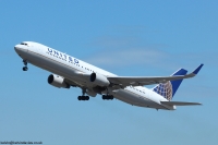 United Airlines 767 N674UA