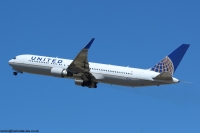 United Airlines 767 N674UA
