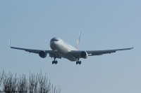 United Airlines 767 N676UA