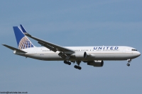 United Airlines 767 N677UA