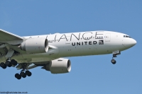 United Airlines 777 N76021