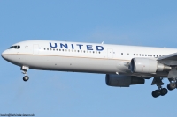 United Airlines 767 N76054